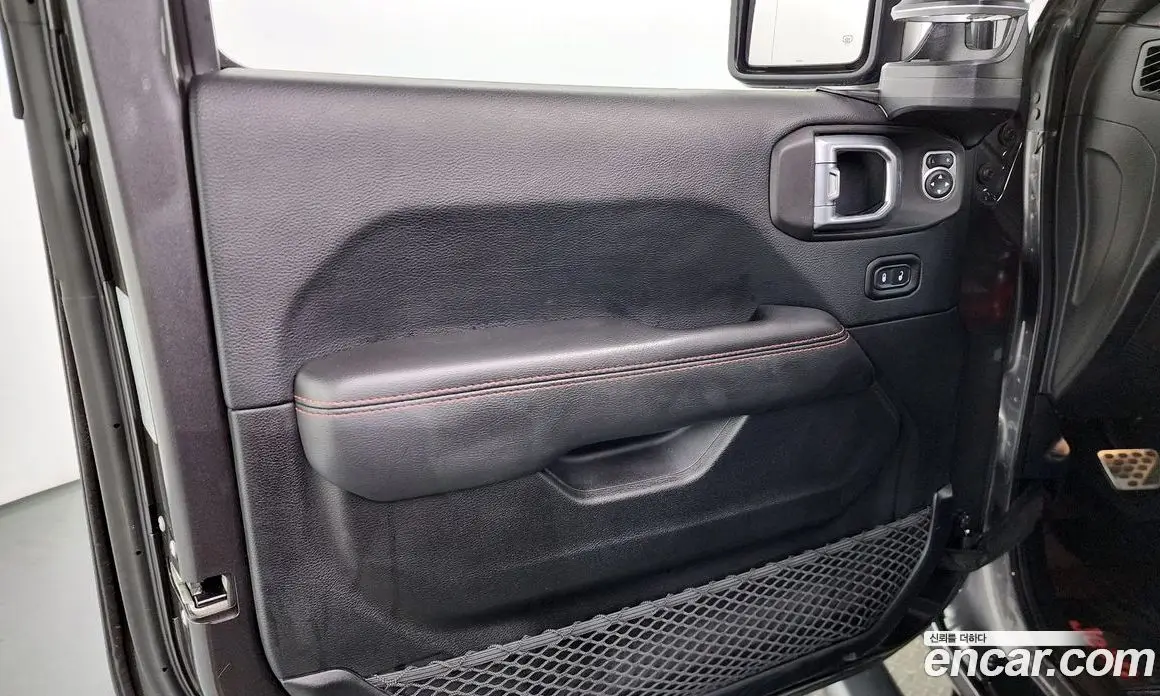 Jeep Wrangler 2018 2.0 автомат (гидро), фото 14 Jeep Wrangler 2018 2.0 автомат (гидро), фото 14