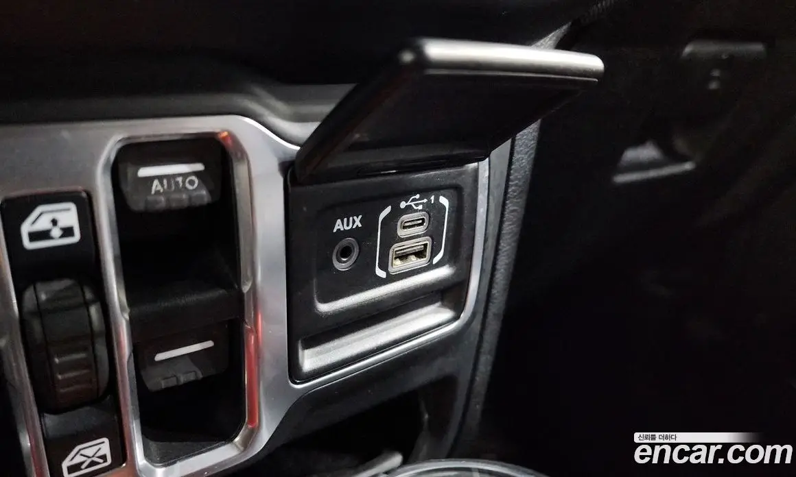 Jeep Wrangler 2018 2.0 автомат (гидро), фото 16 Jeep Wrangler 2018 2.0 автомат (гидро), фото 16
