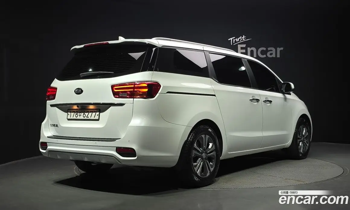 Kia Carnival 2019 2.2 автомат (гидро), фото 1 Kia Carnival 2019 2.2 автомат (гидро), фото 1