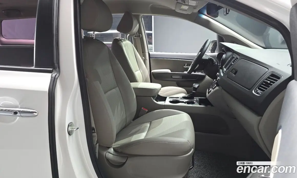 Kia Carnival 2019 2.2 автомат (гидро), фото 16 Kia Carnival 2019 2.2 автомат (гидро), фото 16