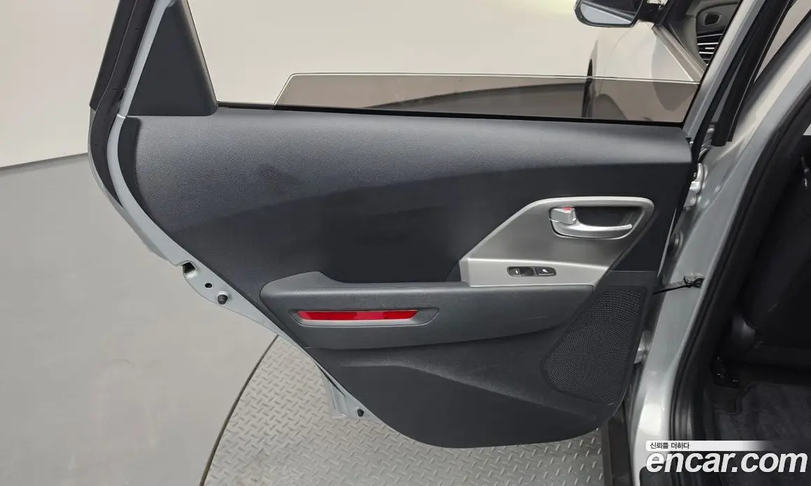 Kia Niro 2022 0.2 автомат (гидро), фото 15 Kia Niro 2022 0.2 автомат (гидро), фото 15