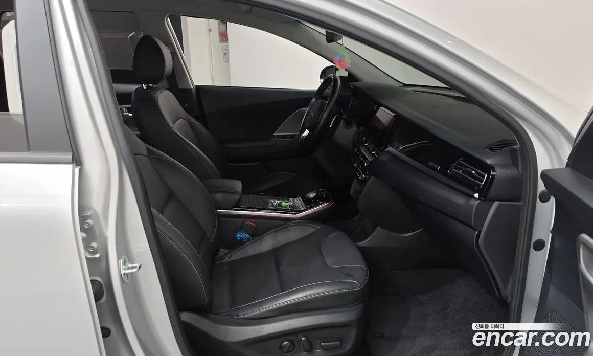 Kia Niro 2022 0.2 автомат (гидро), фото 16 Kia Niro 2022 0.2 автомат (гидро), фото 16