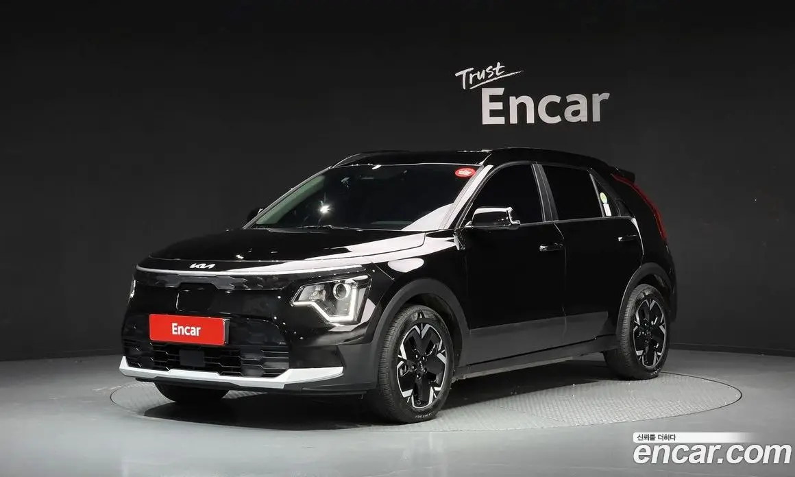 Kia Niro 2023 0.2 автомат (гидро), фото 1