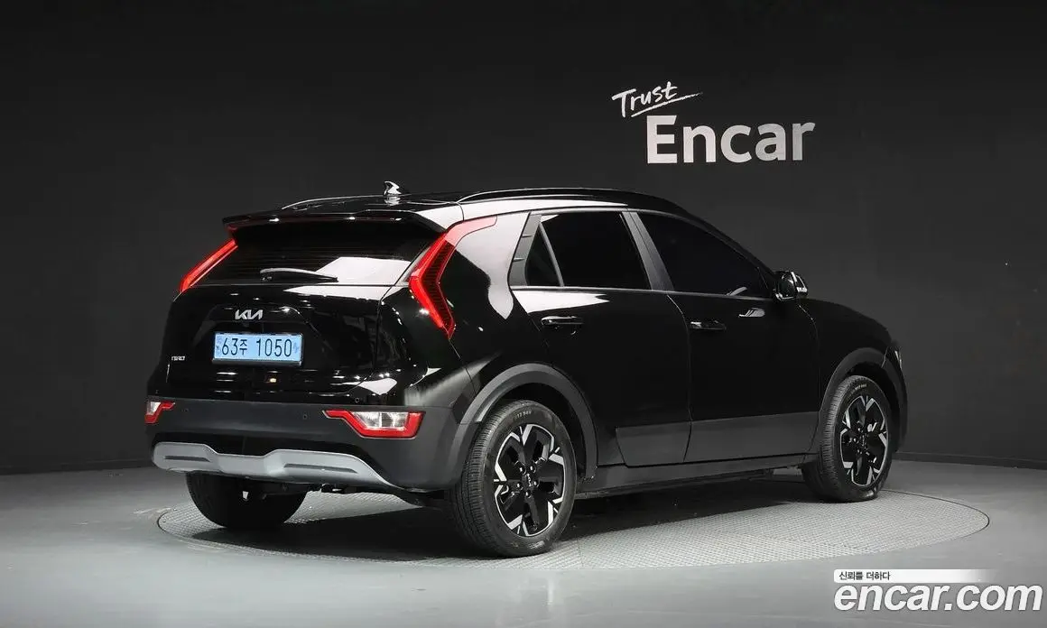 Kia Niro 2023 0.2 автомат (гидро), фото 2
