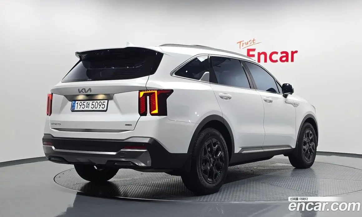 Kia Sorento 2023 1.6 автомат (гидро), фото 2