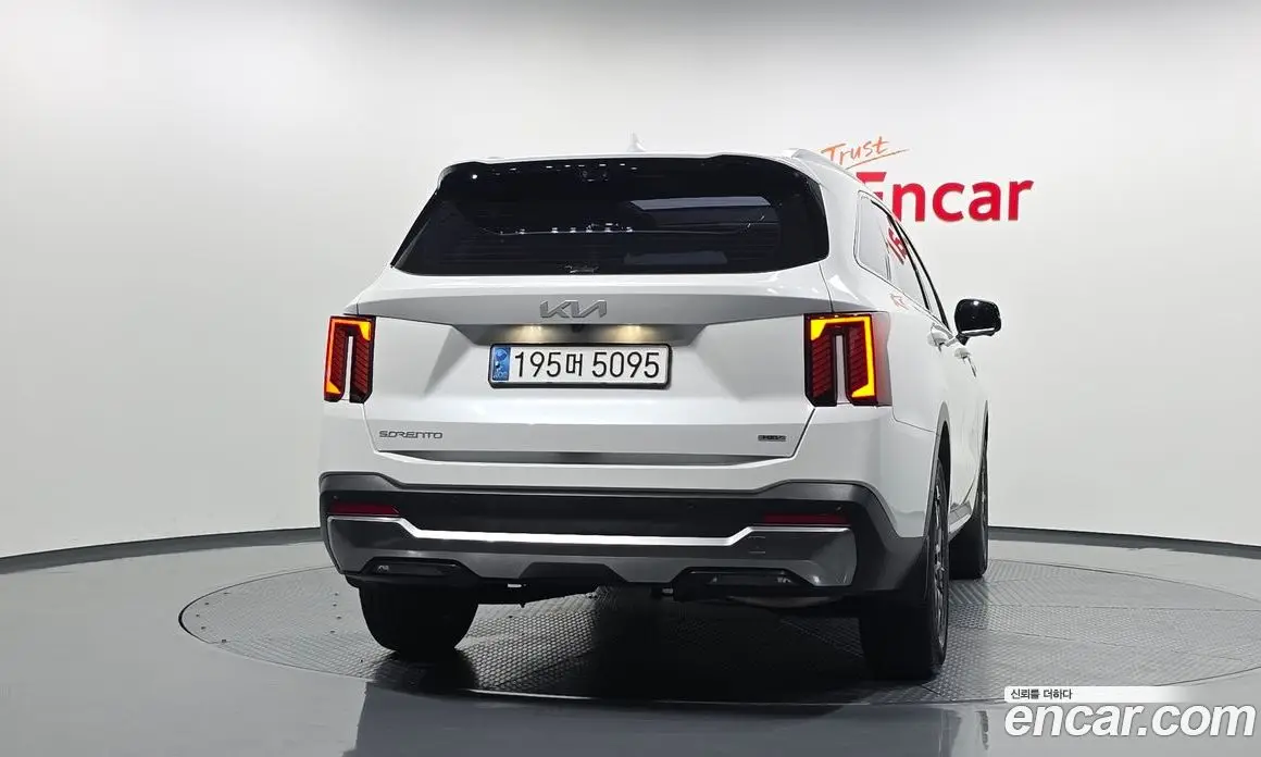 Kia Sorento 2023 1.6 автомат (гидро), фото 4