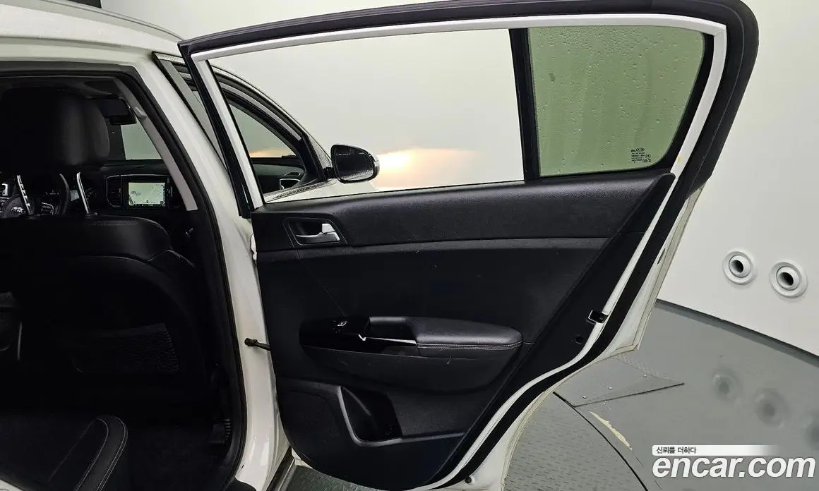 Kia Sportage 2015 2.0 автомат (гидро), фото 14