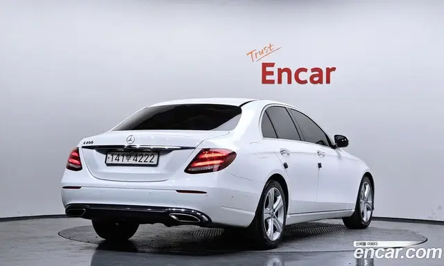 Mercedes-Benz E-Class 2017 2.0 автомат (гидро), миниатюра 2 Mercedes-Benz E-Class 2017 2.0 автомат (гидро), миниатюра 2