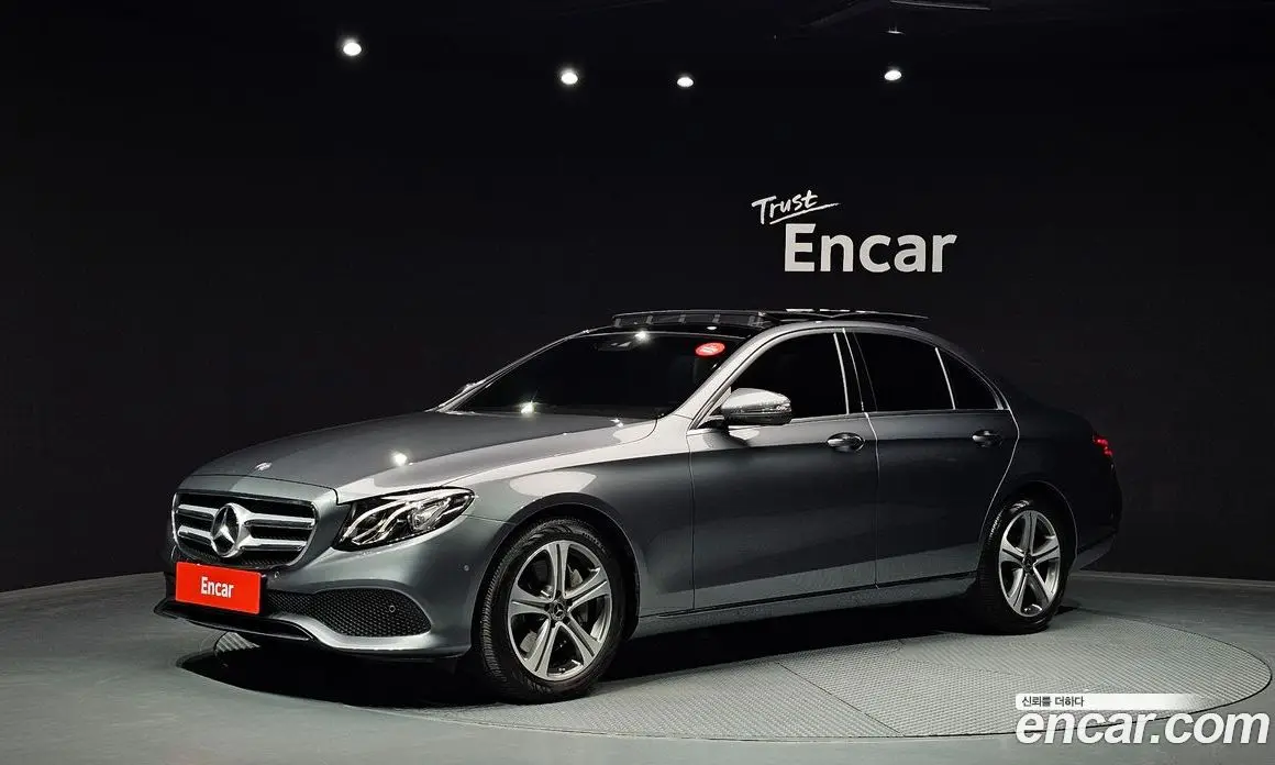 Mercedes-Benz E-Class 2018 2.0 автомат (гидро), фото 1