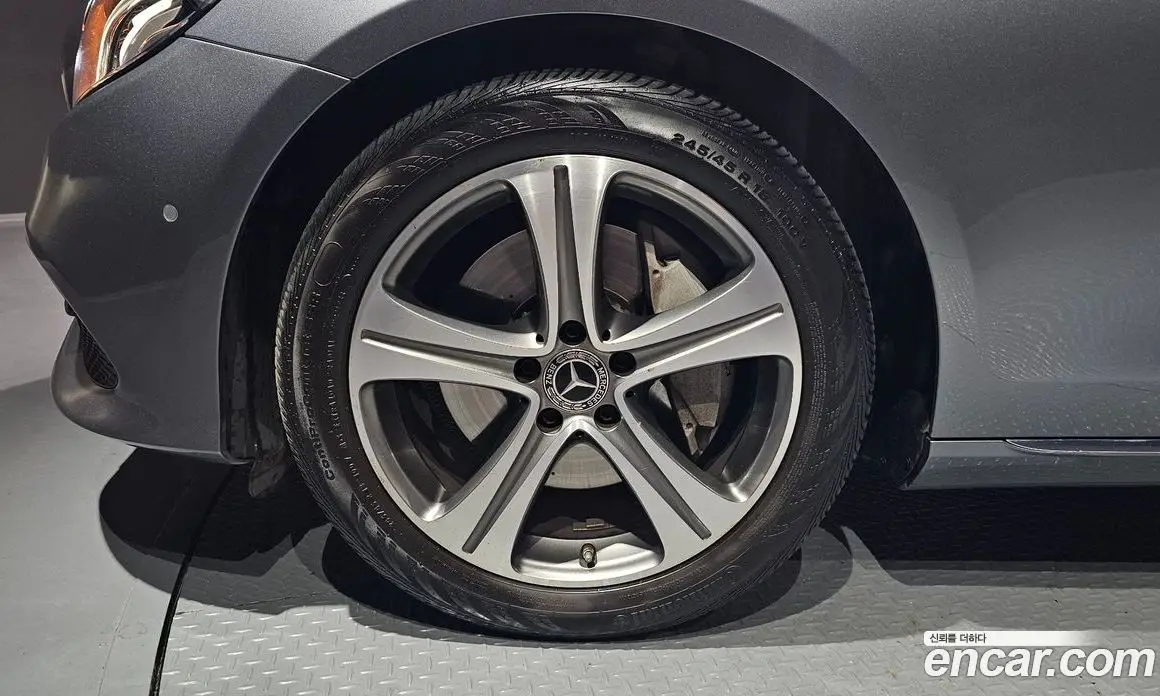 Mercedes-Benz E-Class 2018 2.0 автомат (гидро), фото 5