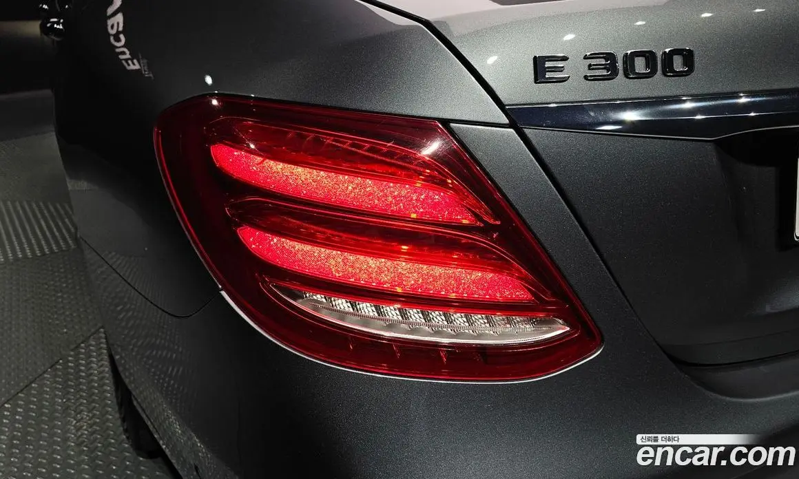 Mercedes-Benz E-Class 2018 2.0 автомат (гидро), фото 9