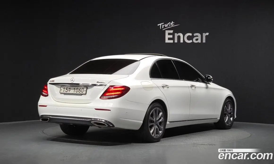 Mercedes-Benz E-Class 2019 2.0 автомат (гидро), фото 2
