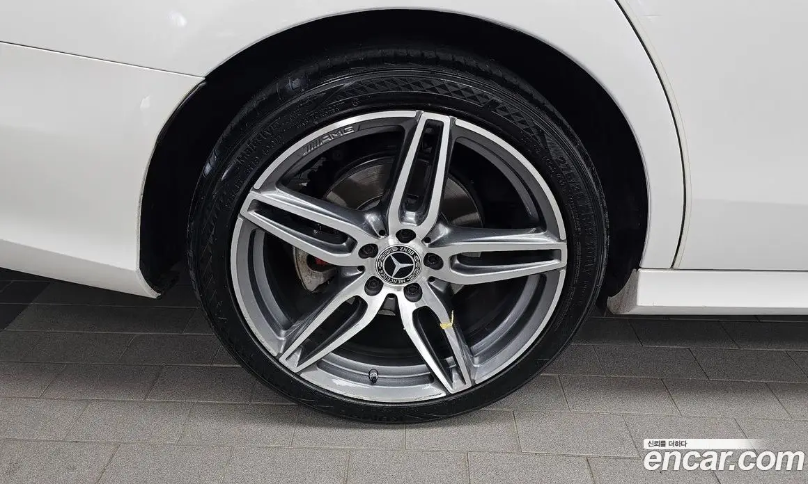 Mercedes-Benz E-Class 2019 2.0 автомат (гидро), фото 5 Mercedes-Benz E-Class 2019 2.0 автомат (гидро), фото 5