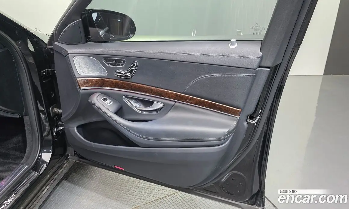 Mercedes-Benz S-Class 2018 4.0 автомат (гидро), фото 15 Mercedes-Benz S-Class 2018 4.0 автомат (гидро), фото 15