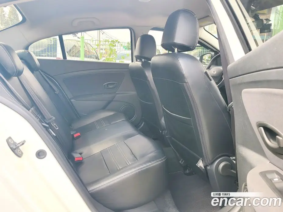 Renault (Samsung) SM3 2013 1.6 автомат (гидро), фото 16 Renault (Samsung) SM3 2013 1.6 автомат (гидро), фото 16