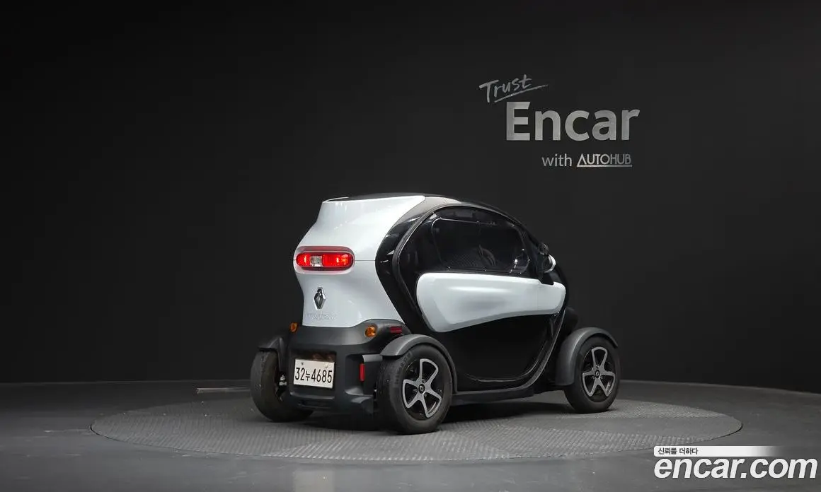 Renault (Samsung) Twizy 2019 0.1 автомат (гидро), фото 2 Renault (Samsung) Twizy 2019 0.1 автомат (гидро), фото 2