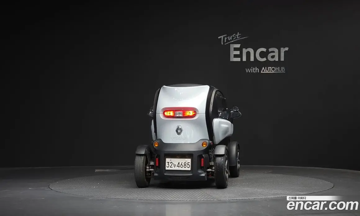 Renault (Samsung) Twizy 2019 0.1 автомат (гидро), фото 4 Renault (Samsung) Twizy 2019 0.1 автомат (гидро), фото 4