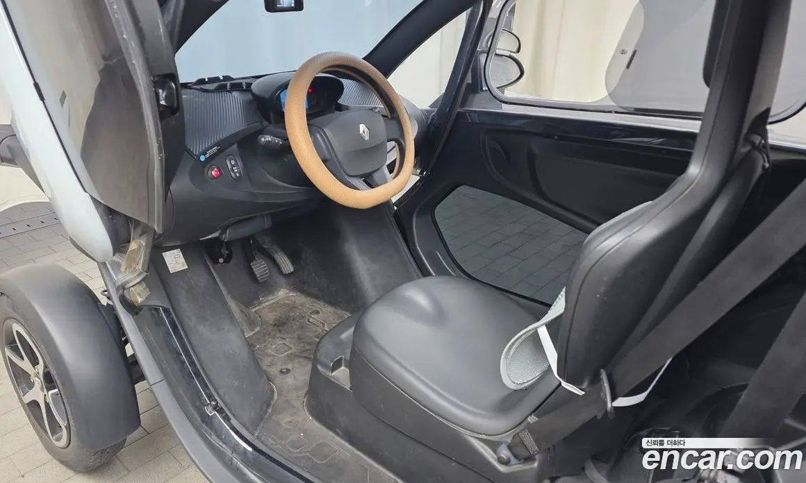 Renault (Samsung) Twizy 2019 0.1 автомат (гидро), фото 10 Renault (Samsung) Twizy 2019 0.1 автомат (гидро), фото 10