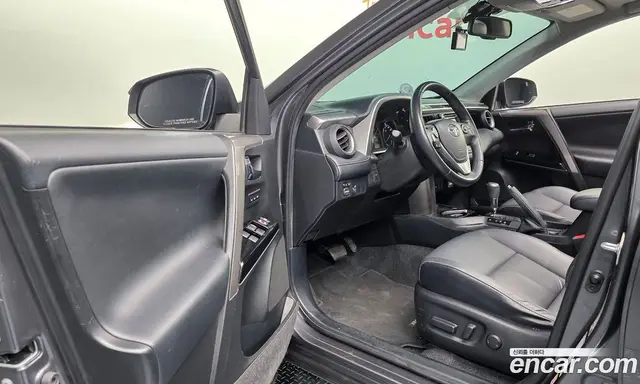 Toyota RAV4 2018 2.5 автомат (гидро), миниатюра 12