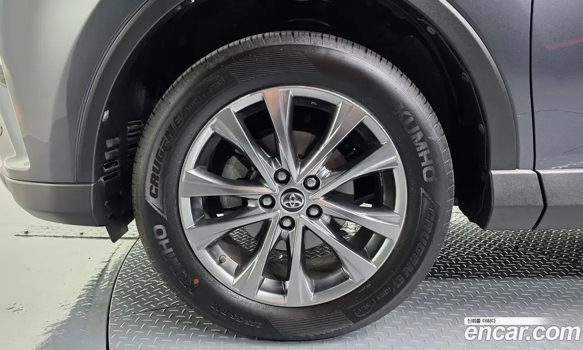 Toyota RAV4 2018 2.5 автомат (гидро), фото 4