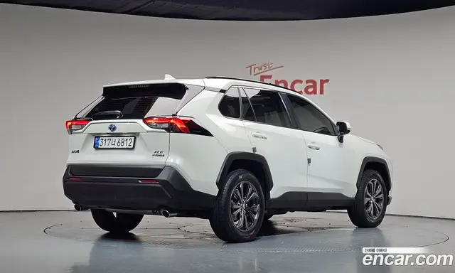 Toyota RAV4 2022 2.5 автомат (гидро), миниатюра 2