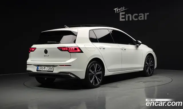 Volkswagen Golf, 2026, 323 км