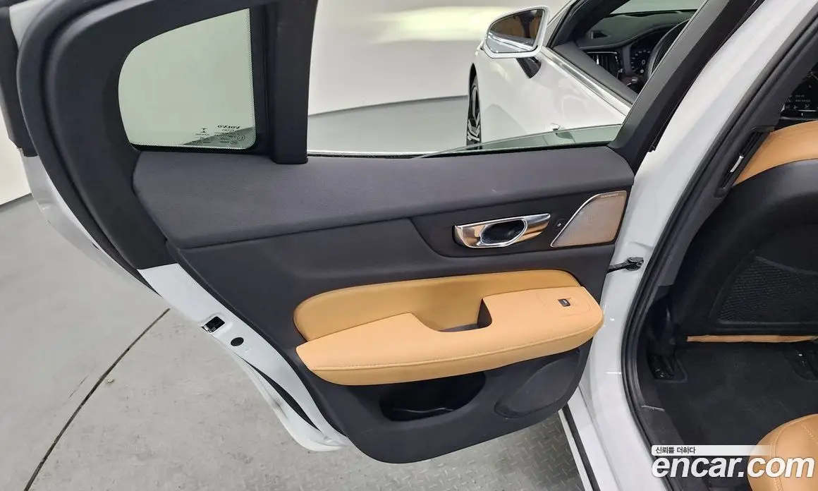 Volvo S60 2021 2.0 автомат (гидро), фото 15 Volvo S60 2021 2.0 автомат (гидро), фото 15