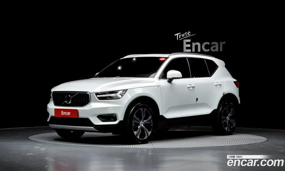 Volvo XC40 2020 2.0 автомат (гидро), фото 1 Volvo XC40 2020 2.0 автомат (гидро), фото 1