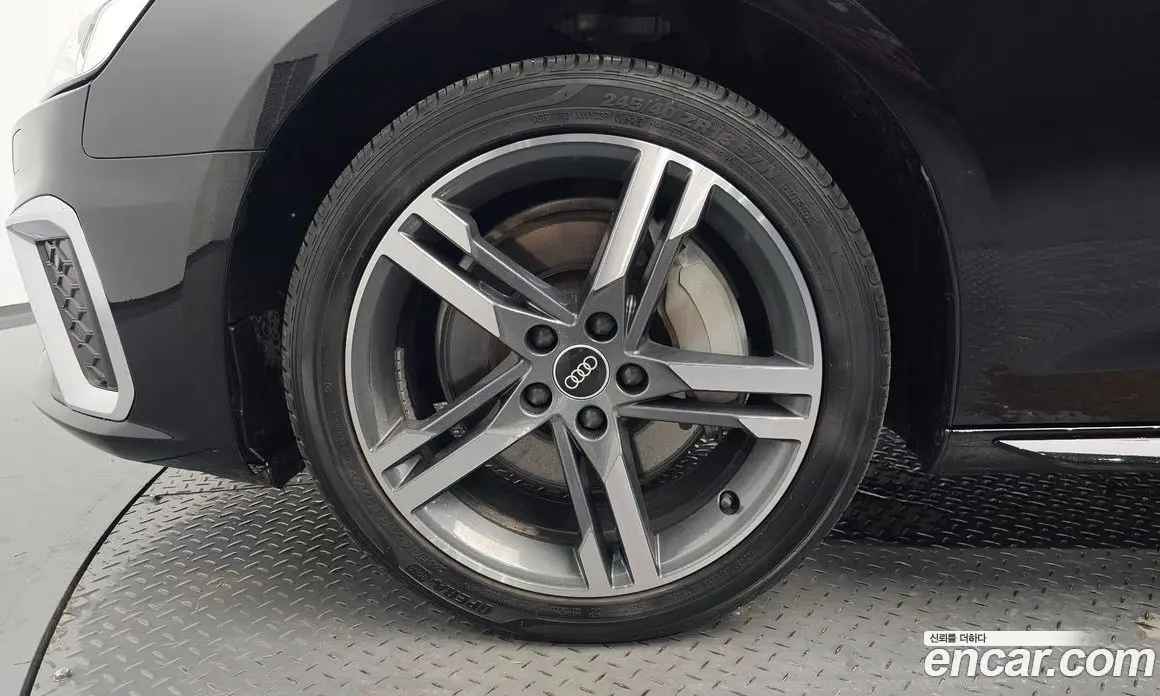 Audi A4 2021 2.0 автомат (гидро), фото 4 Audi A4 2021 2.0 автомат (гидро), фото 4