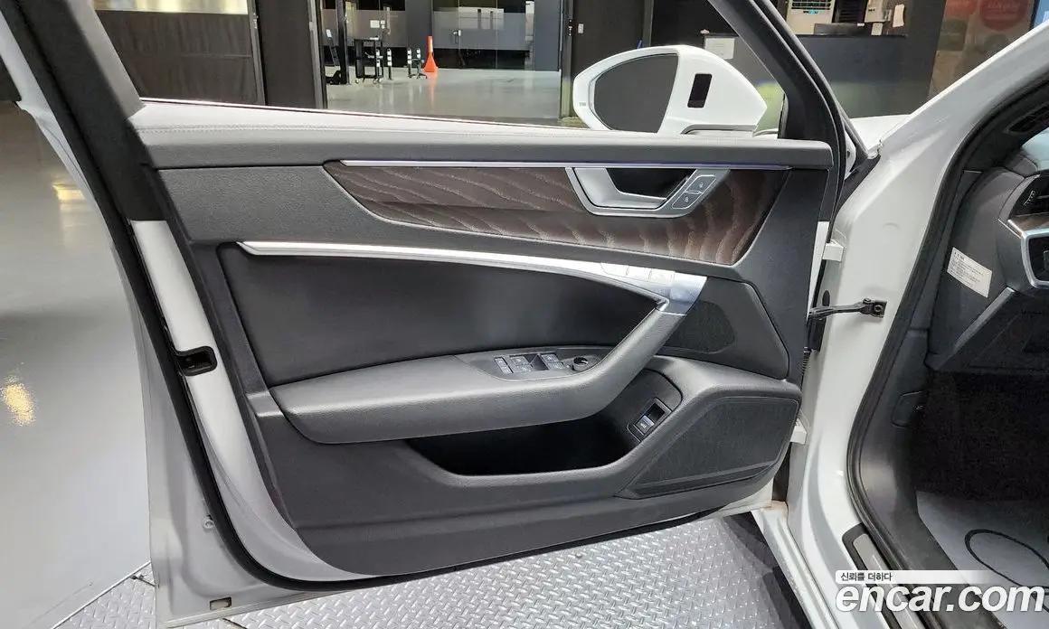 Audi A6 2022 2.0 автомат (гидро), фото 14
