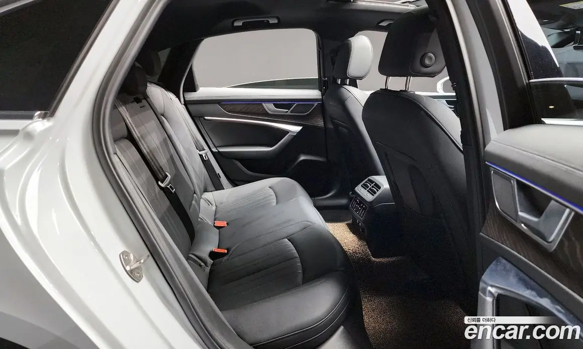 Audi A6 2022 2.0 автомат (гидро), фото 17