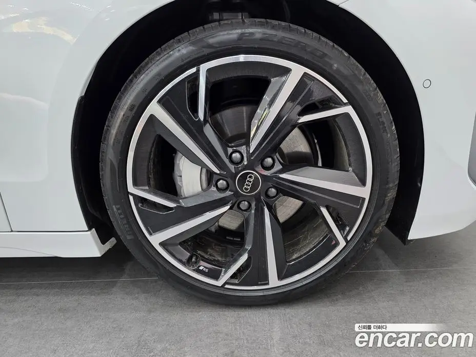 Audi A6 e-tron 2025 0.2 автомат (гидро), фото 5