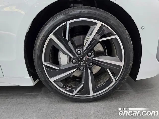 Audi A6 e-tron 2025 0.2 автомат (гидро), миниатюра 5