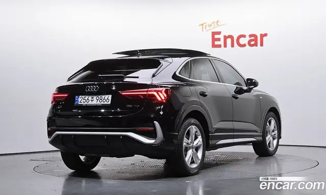 Audi Q3, 2022, 76 695 км