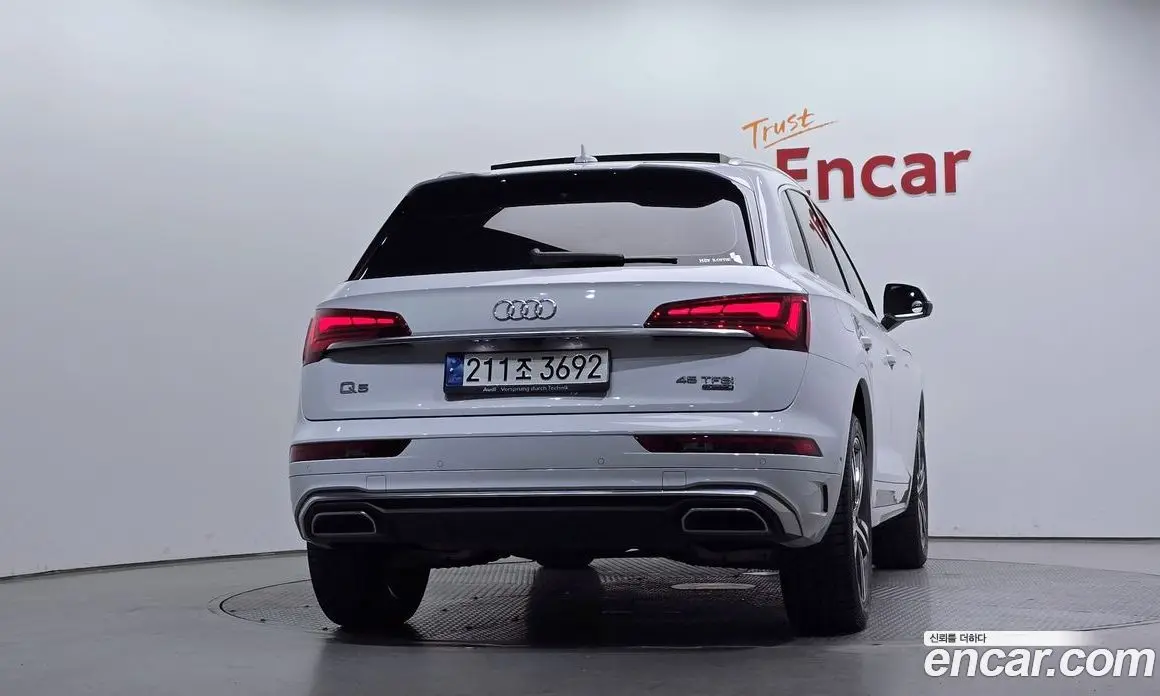 Audi Q5 2021 2.0 автомат (гидро), фото 4