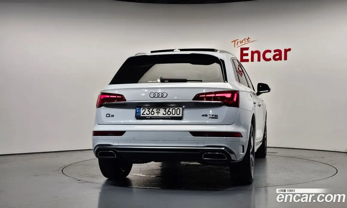 Audi Q5 2021 2.0 автомат (гидро), фото 4