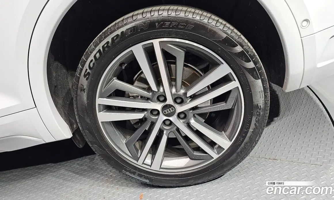 Audi Q5 2023 2.0 автомат (гидро), фото 7