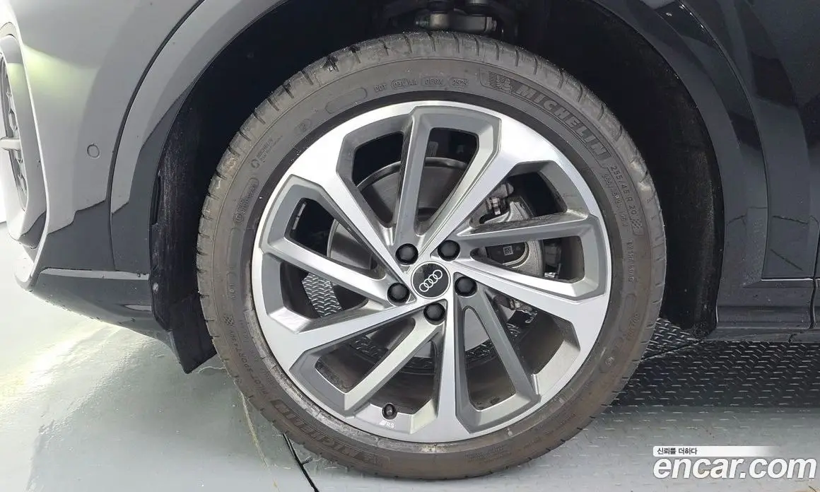 Audi Q5 2025 2.0 автомат (гидро), фото 5 Audi Q5 2025 2.0 автомат (гидро), фото 5