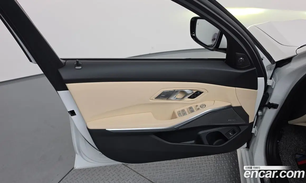 BMW 3 серия 2024 2.0 автомат (гидро), фото 14