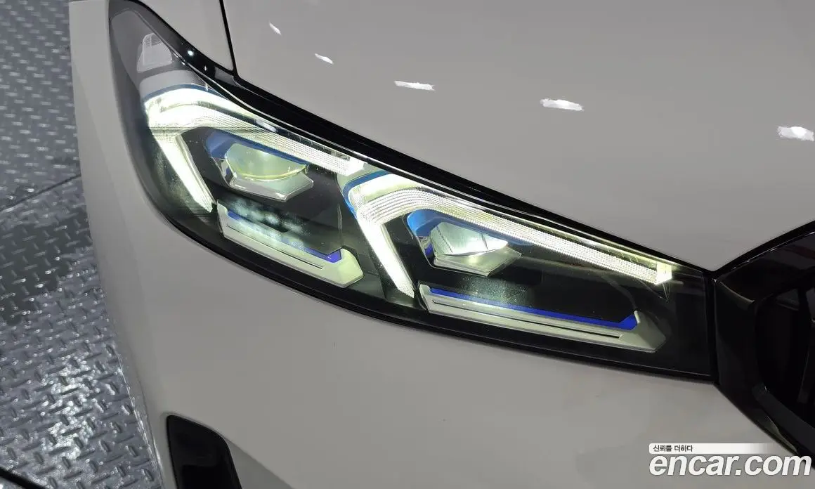 BMW 3 серия 2024 2.0 автомат (гидро), фото 8