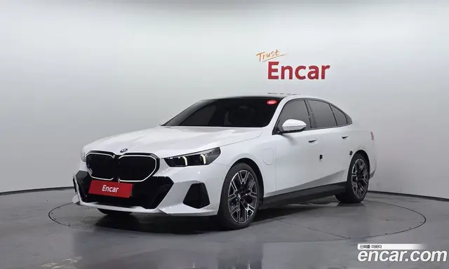 BMW 5 серия, 2025, 7 176 км