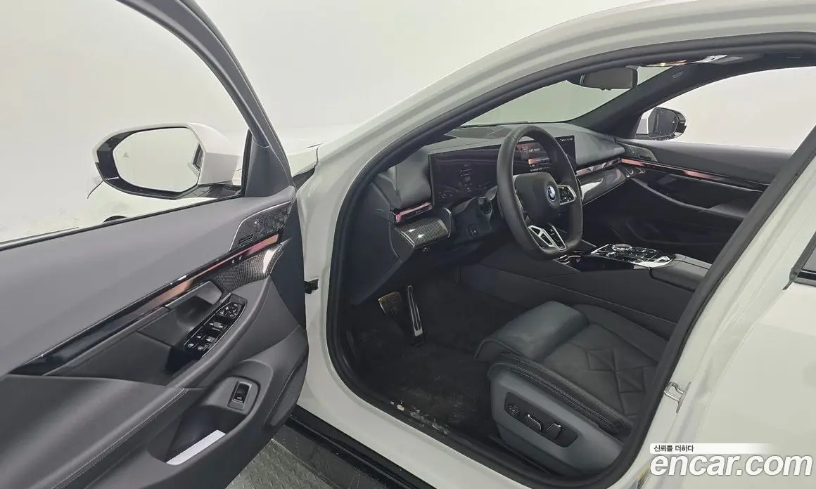 BMW 5 серия 2025 2.0 автомат (гидро), фото 13