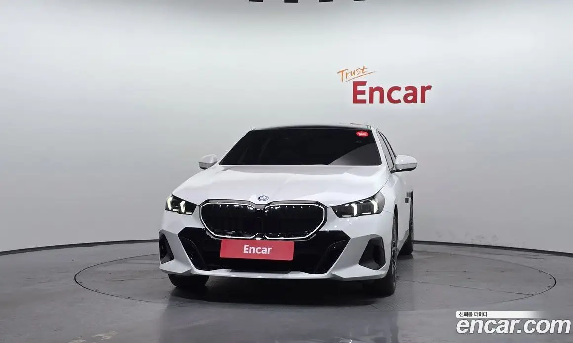 BMW 5 серия 2025 2.0 автомат (гидро), фото 3
