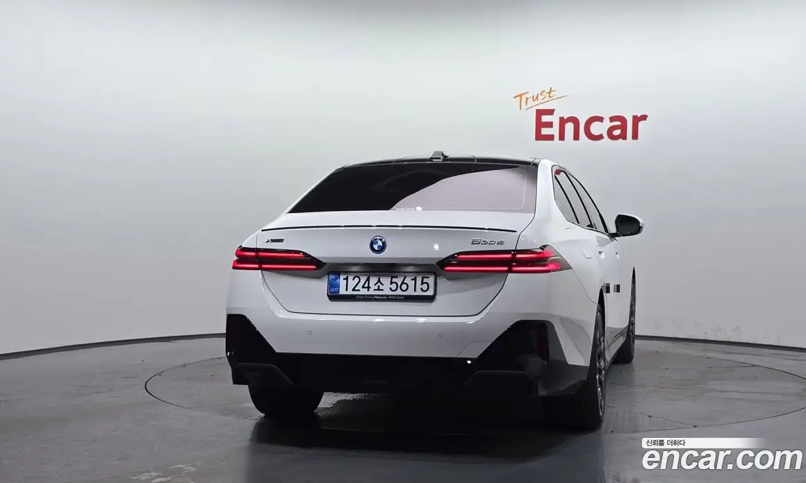 BMW 5 серия 2025 2.0 автомат (гидро), фото 4