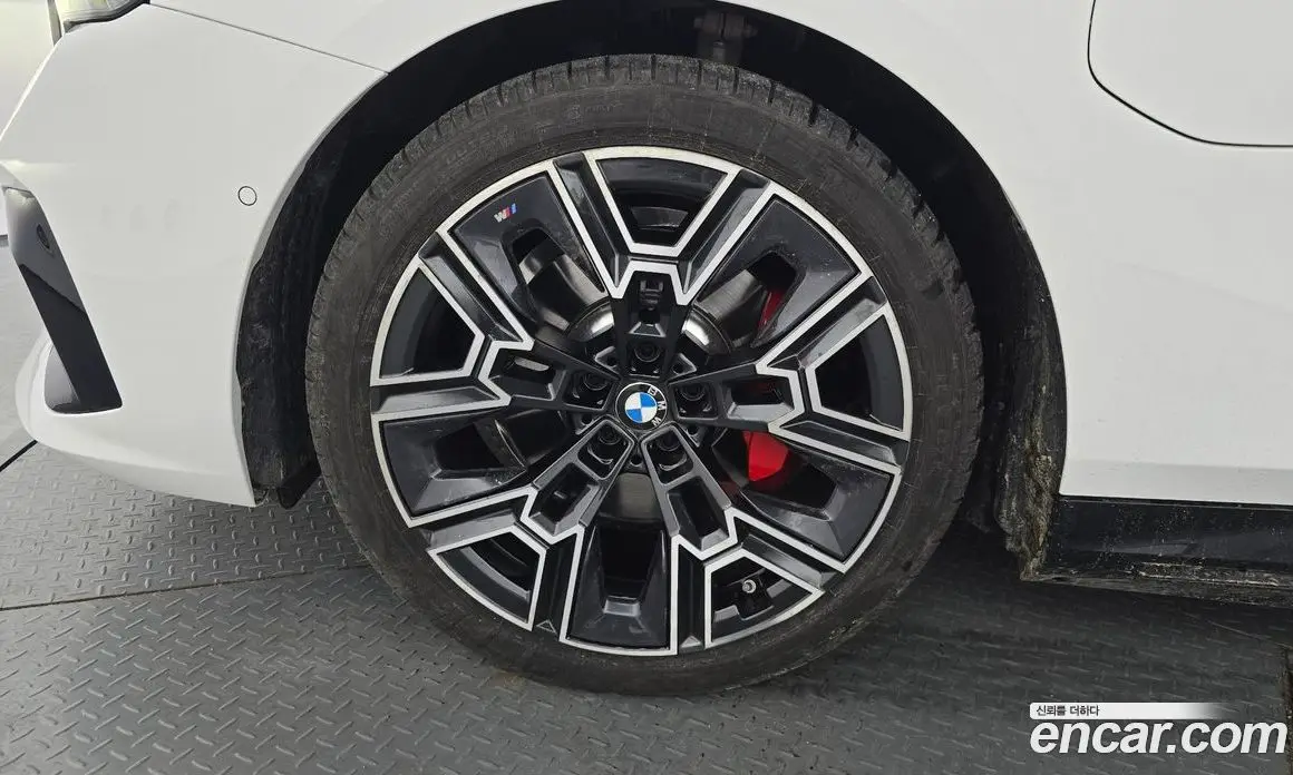 BMW 5 серия 2025 2.0 автомат (гидро), фото 5