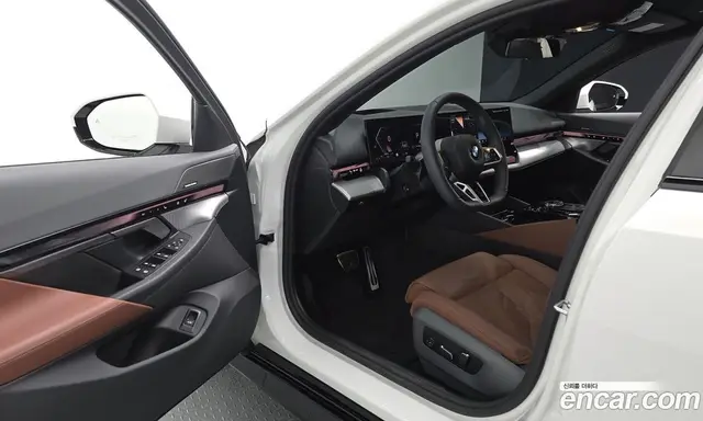 BMW 5 серия 2025 2.0 автомат (гидро), миниатюра 12
