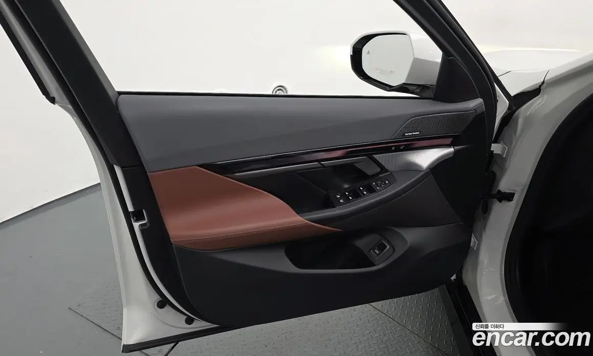 BMW 5 серия 2025 2.0 автомат (гидро), фото 13
