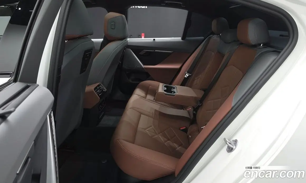 BMW 5 серия 2025 2.0 автомат (гидро), фото 16