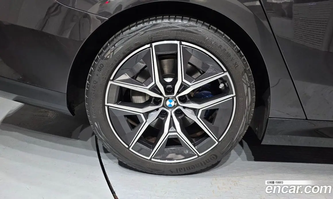 BMW 5 серия 2025 2.0 автомат (гидро), фото 5 BMW 5 серия 2025 2.0 автомат (гидро), фото 5