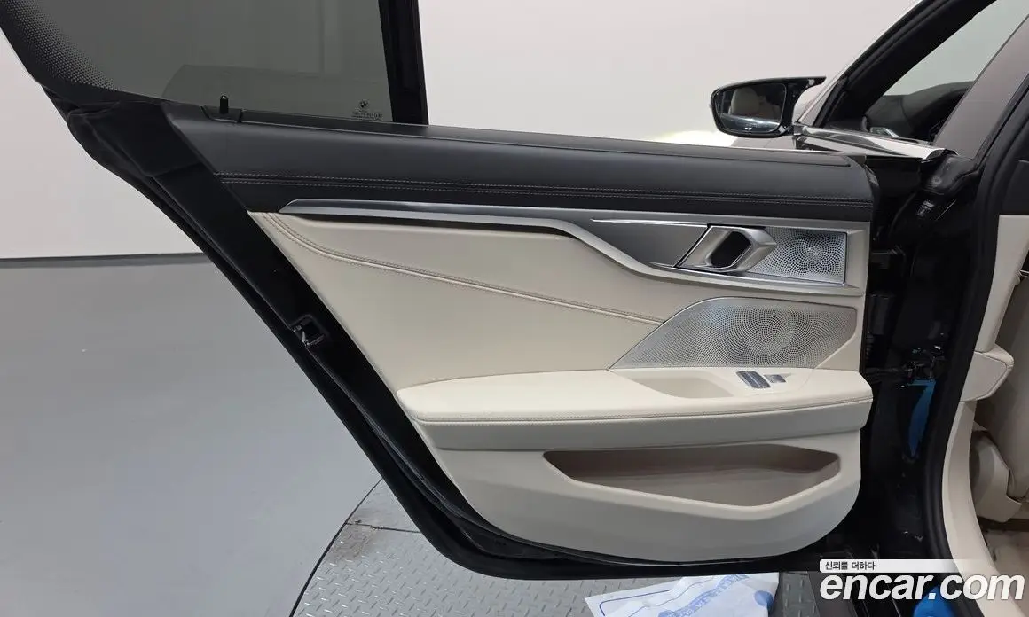 BMW 8 серия 2022 4.4 автомат (гидро), фото 15 BMW 8 серия 2022 4.4 автомат (гидро), фото 15